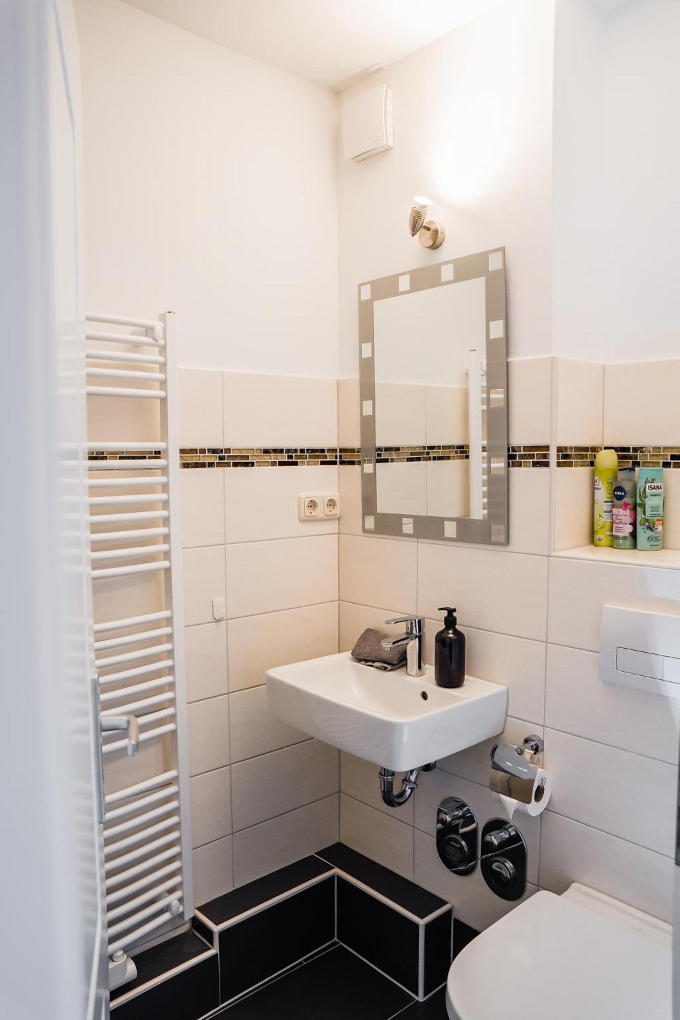Cozy And Central Apartment Luebeck Экстерьер фото